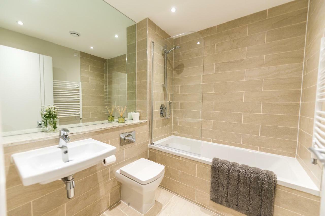 5 Star Brand New City Centre Apartment ベルファスト エクステリア 写真