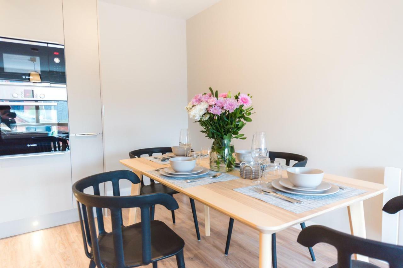 5 Star Brand New City Centre Apartment ベルファスト エクステリア 写真